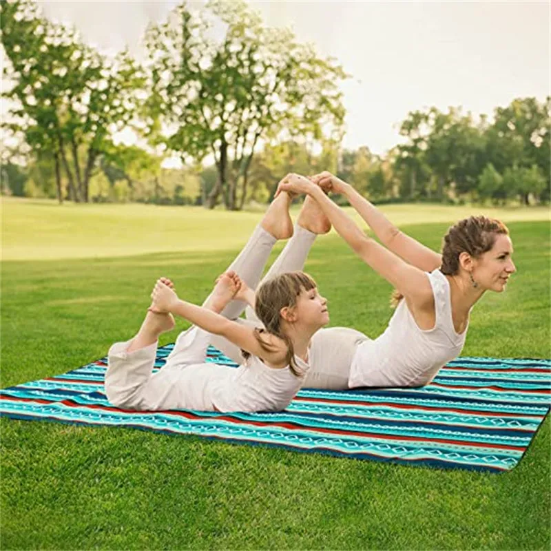 Portable Moisture Barrier Mat Soft Comfortable Insulated Travel Picnic Mat